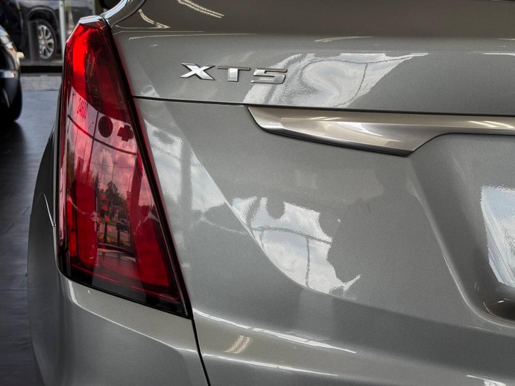 used 2023 Cadillac XT5 car, priced at $24,495