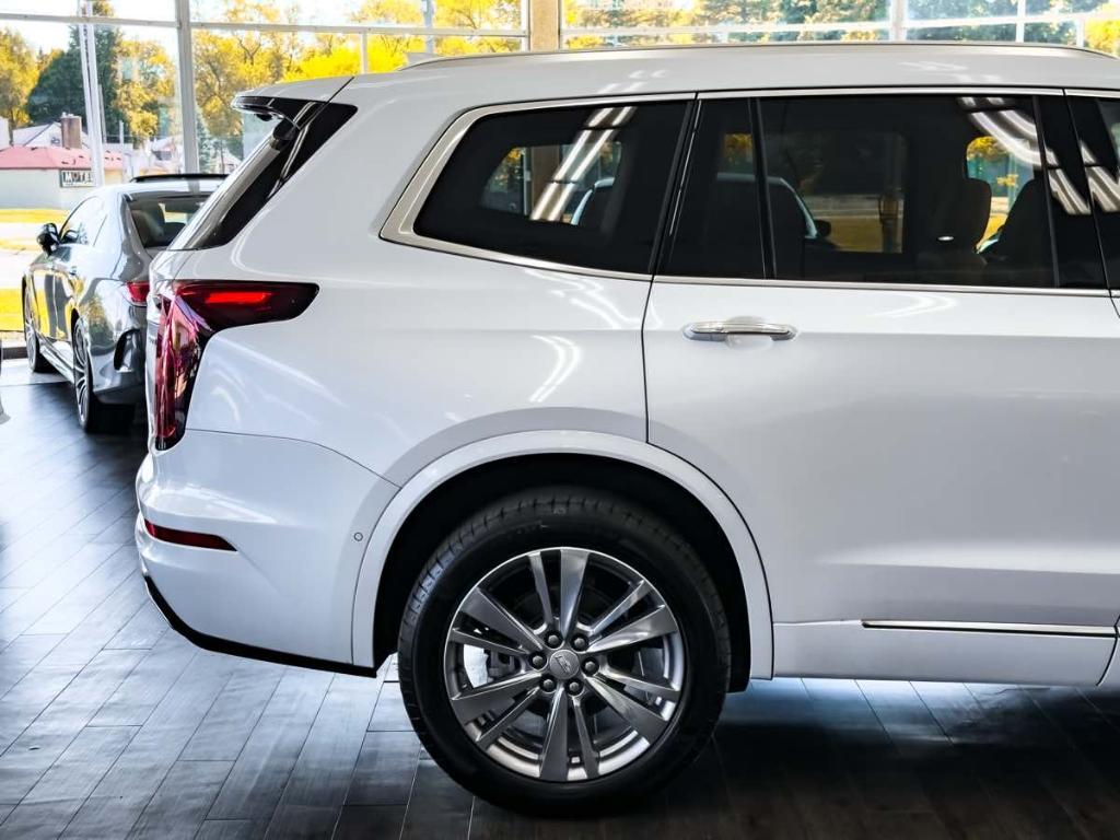 used 2024 Cadillac XT6 car, priced at $37,495