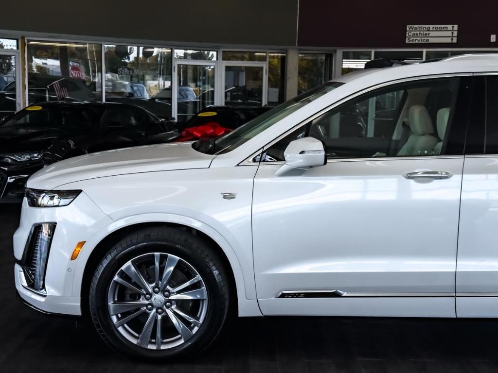 used 2024 Cadillac XT6 car, priced at $37,495