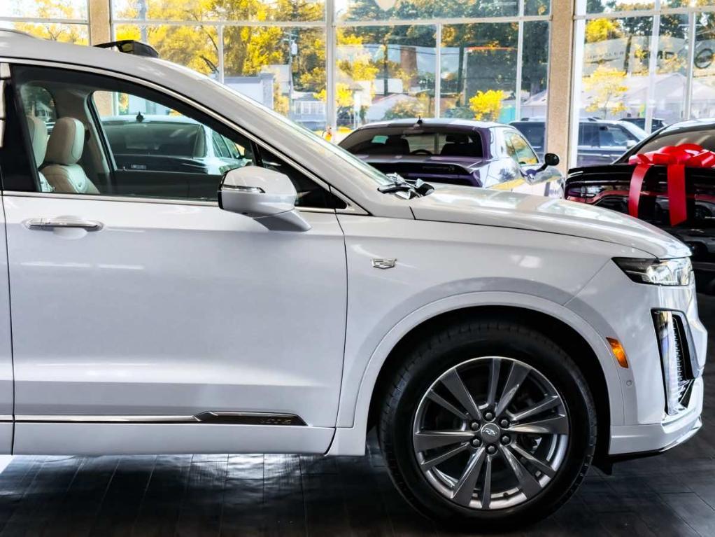 used 2024 Cadillac XT6 car, priced at $37,495