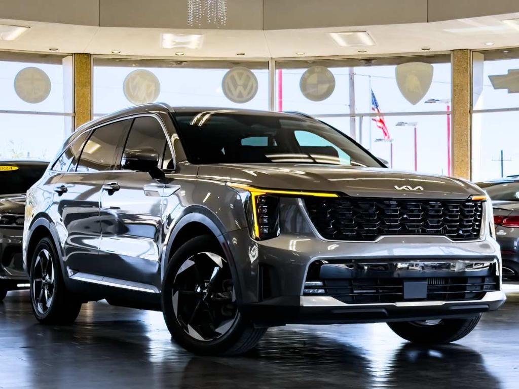 used 2025 Kia Sorento Hybrid car, priced at $35,995
