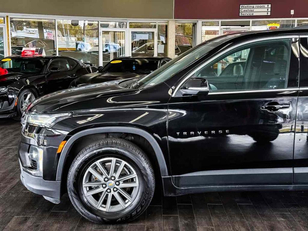 used 2022 Chevrolet Traverse car, priced at $19,495