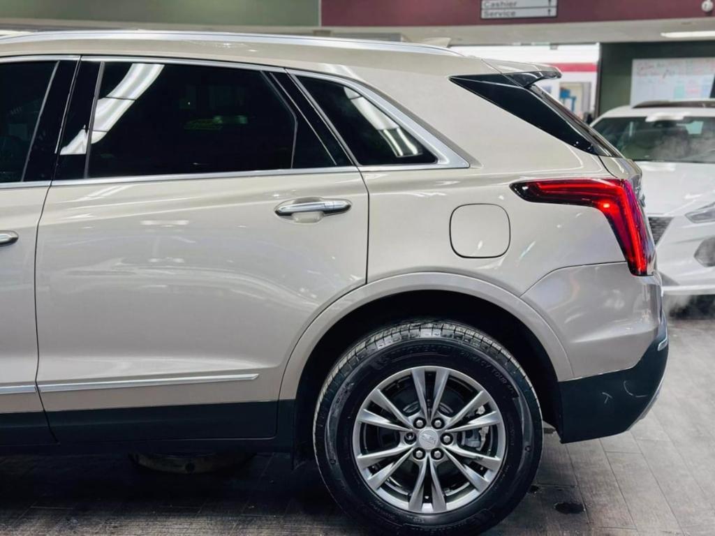 used 2022 Cadillac XT5 car, priced at $31,999