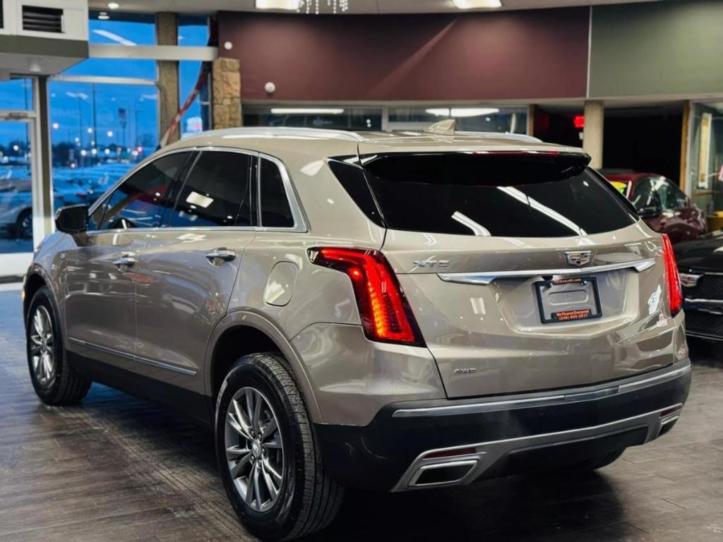 used 2022 Cadillac XT5 car, priced at $31,999