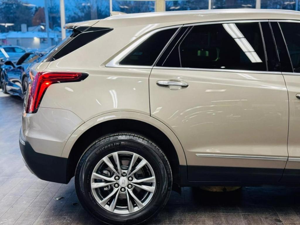 used 2022 Cadillac XT5 car, priced at $31,999