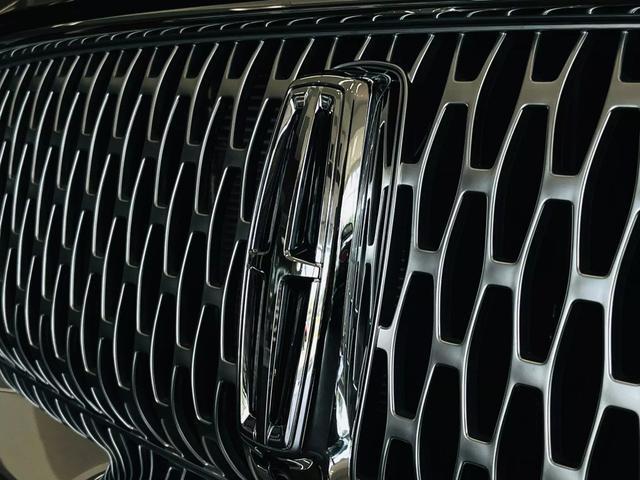 used 2019 Lincoln Nautilus car, priced at $27,999