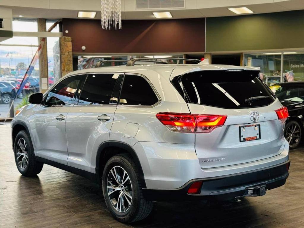 used 2019 Toyota Highlander car, priced at $22,499