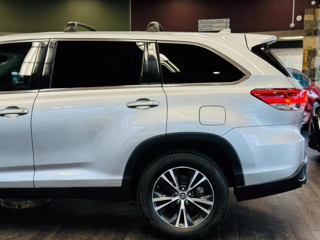 used 2019 Toyota Highlander car, priced at $22,499