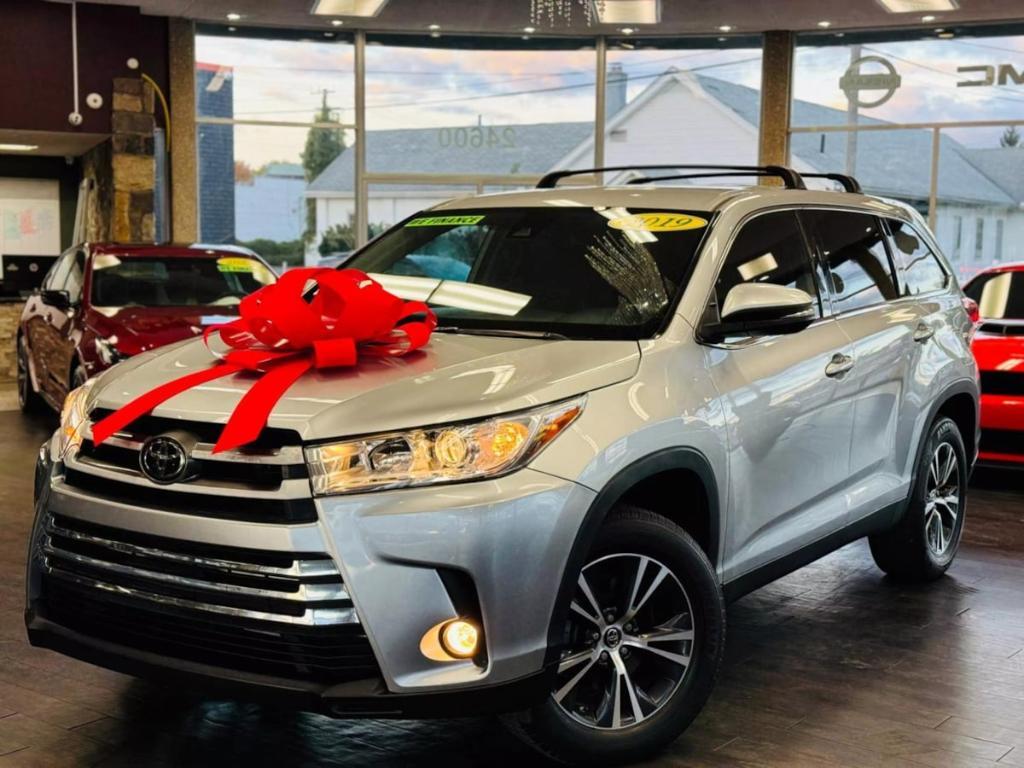 used 2019 Toyota Highlander car, priced at $22,499