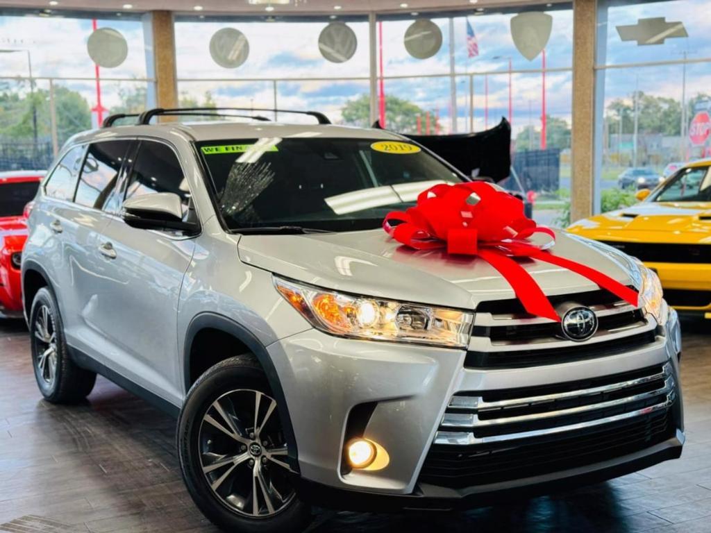 used 2019 Toyota Highlander car, priced at $22,499