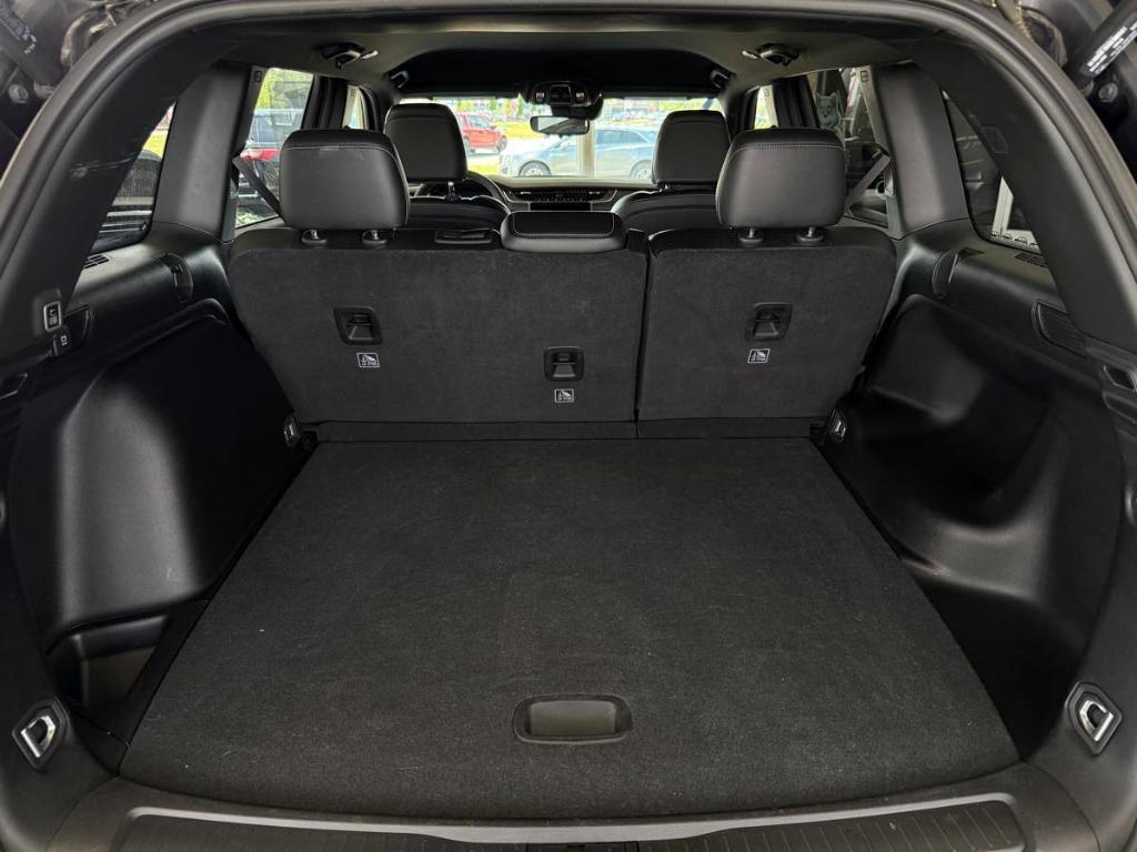 used 2023 Jeep Grand Cherokee car