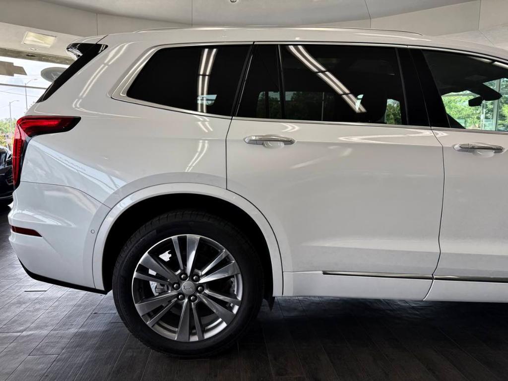 used 2024 Cadillac XT6 car, priced at $38,495
