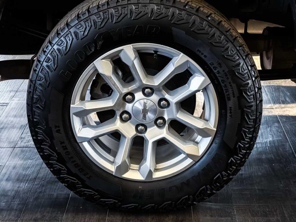 used 2024 Chevrolet Silverado 1500 car, priced at $30,195