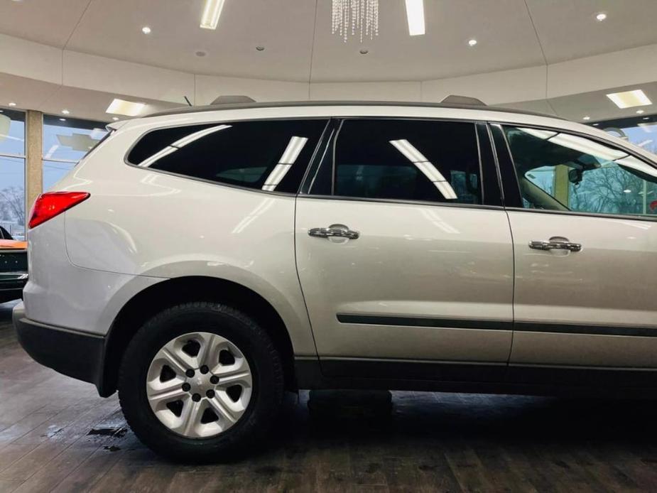 used 2009 Chevrolet Traverse car, priced at $6,099