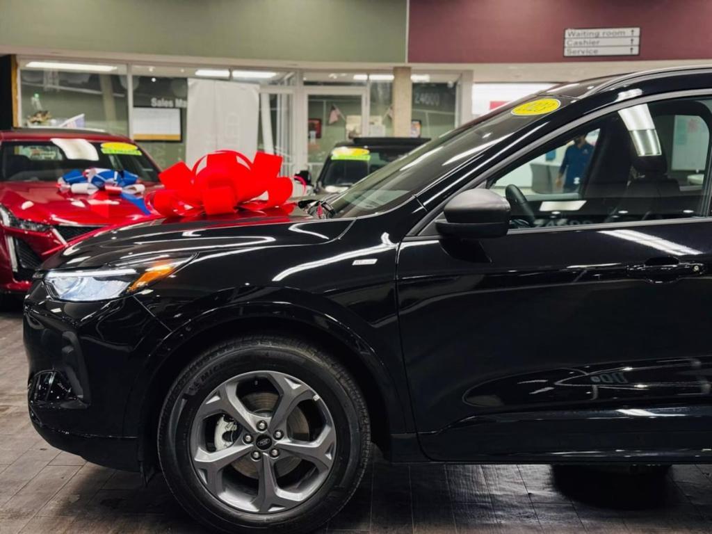 used 2023 Ford Escape car, priced at $21,499