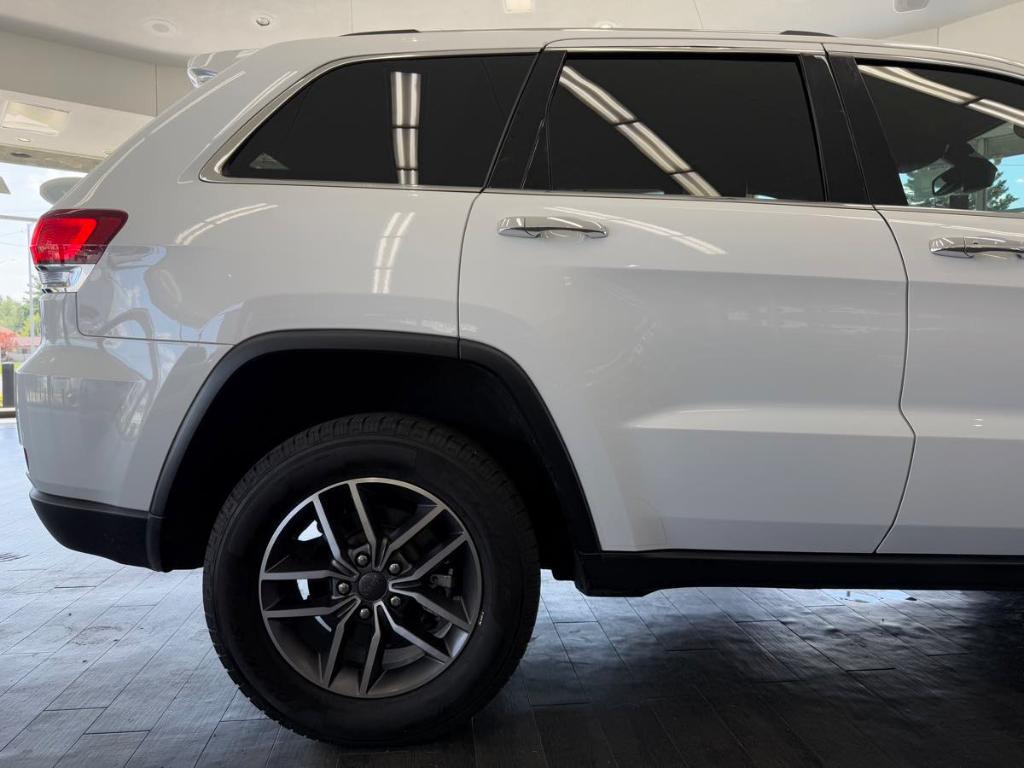 used 2021 Jeep Grand Cherokee car, priced at $17,495