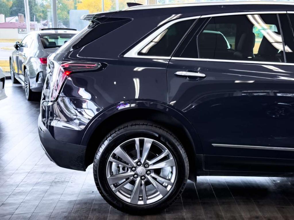 used 2024 Cadillac XT5 car, priced at $34,895