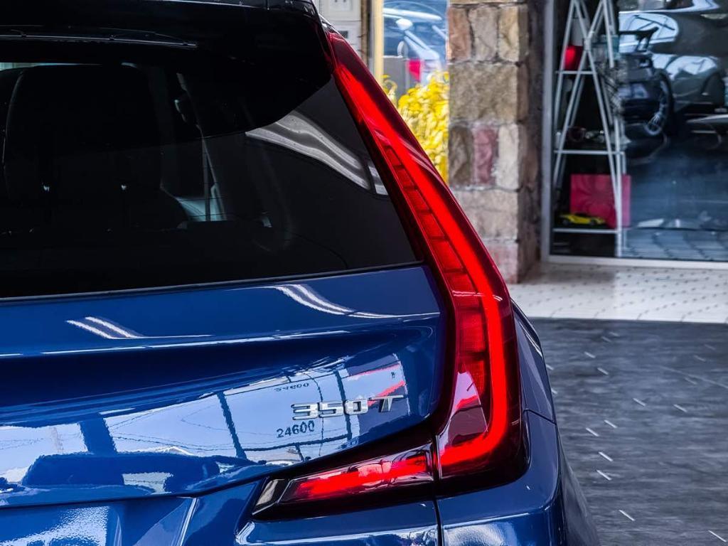 used 2023 Cadillac XT4 car, priced at $24,995