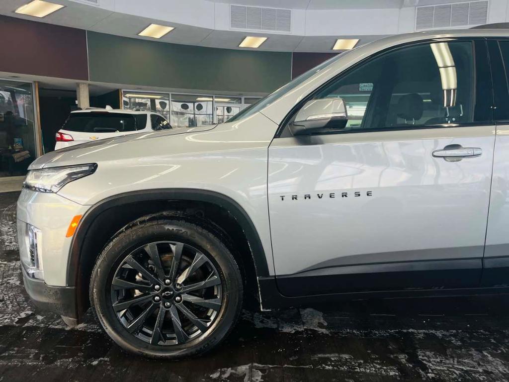 used 2023 Chevrolet Traverse car, priced at $31,999