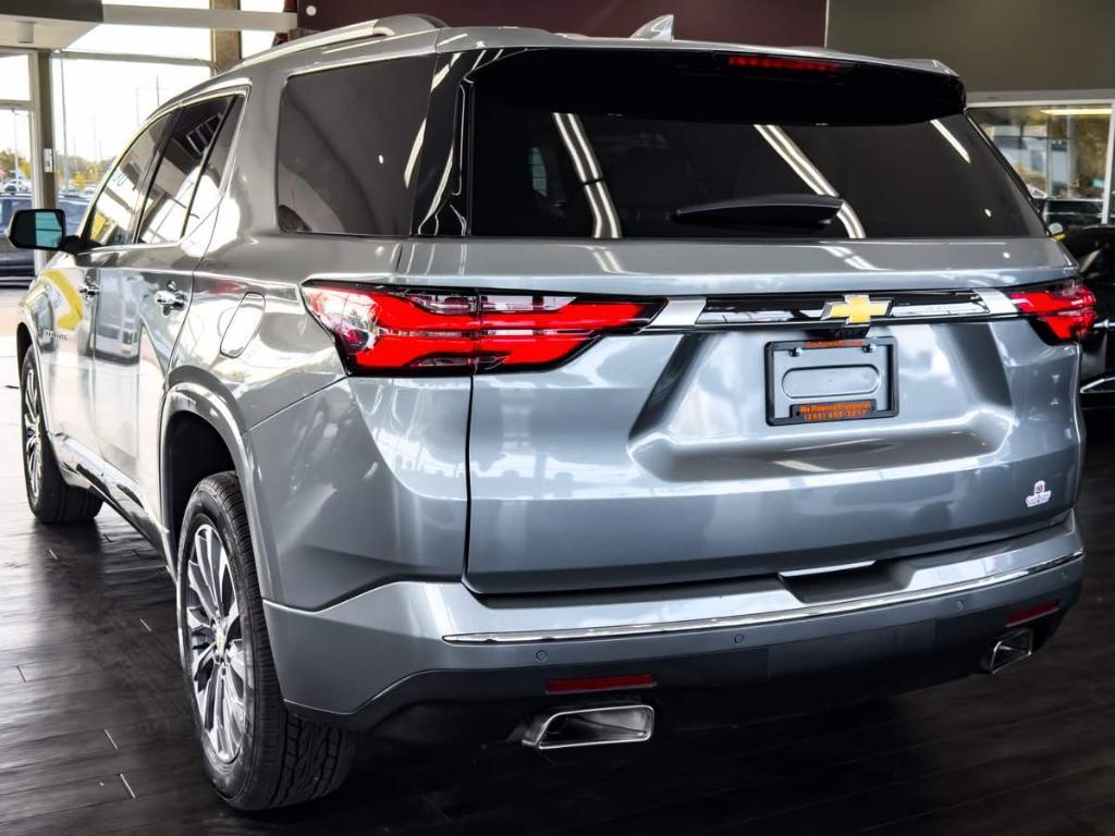 used 2023 Chevrolet Traverse car, priced at $32,995