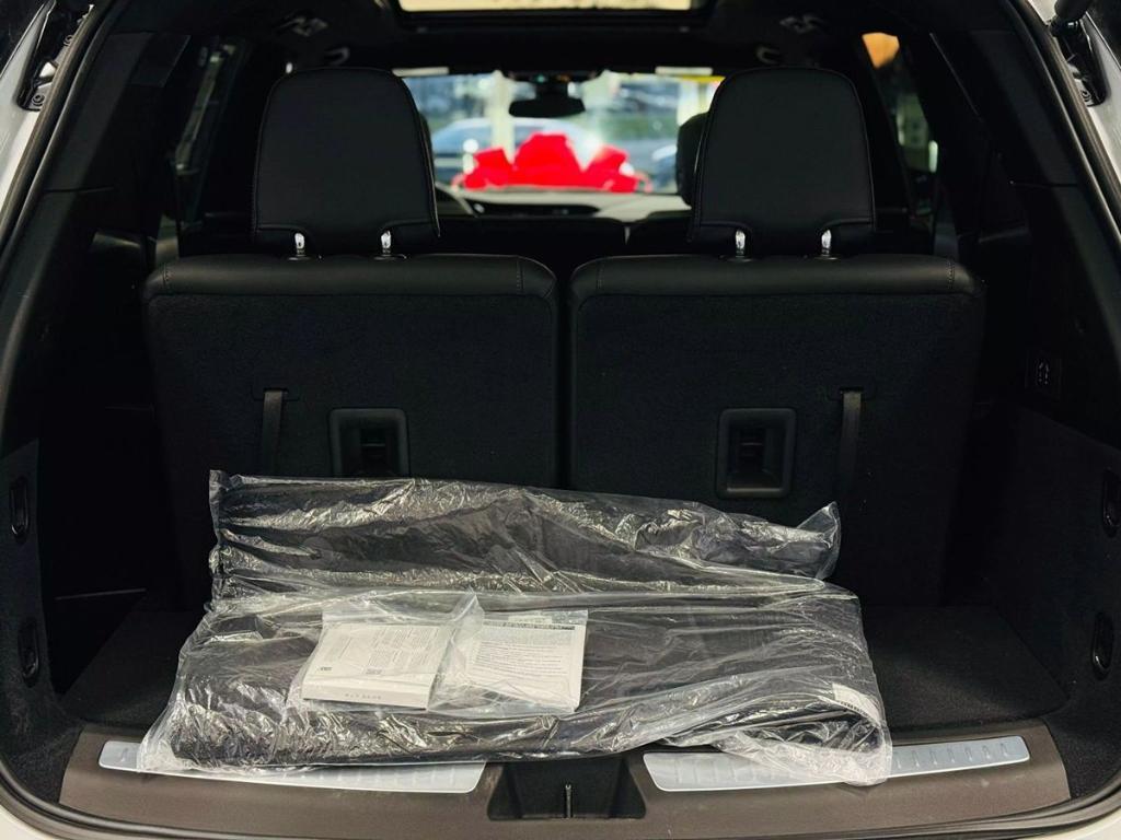 used 2025 Cadillac XT6 car, priced at $41,995