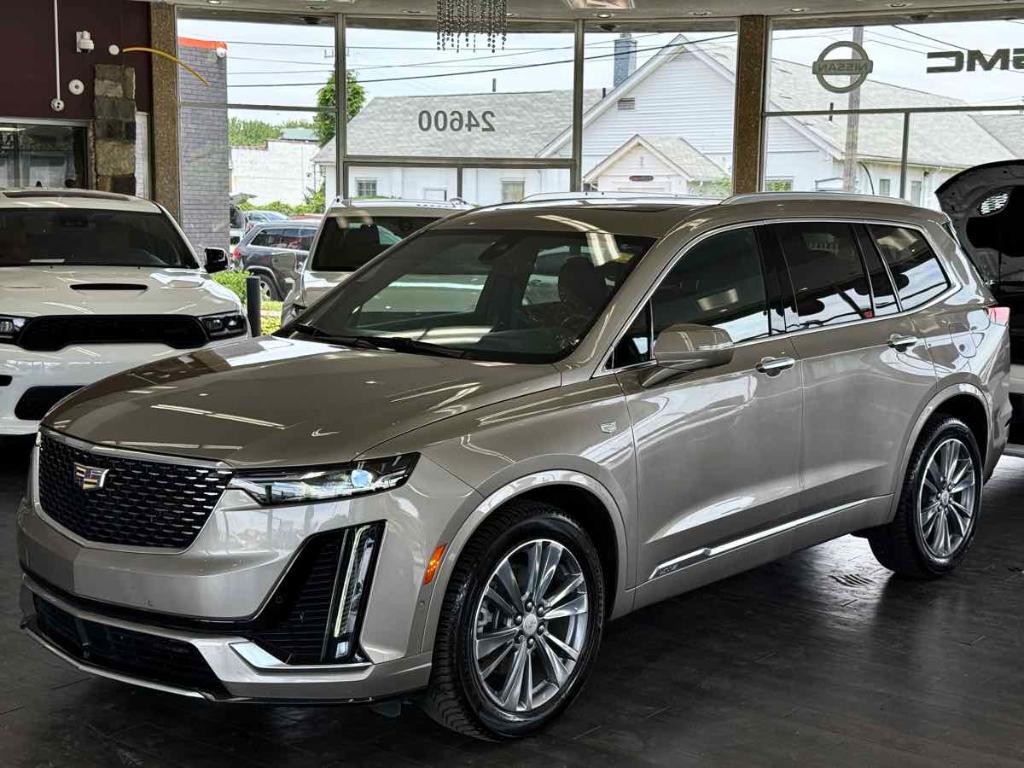 used 2022 Cadillac XT6 car, priced at $26,995