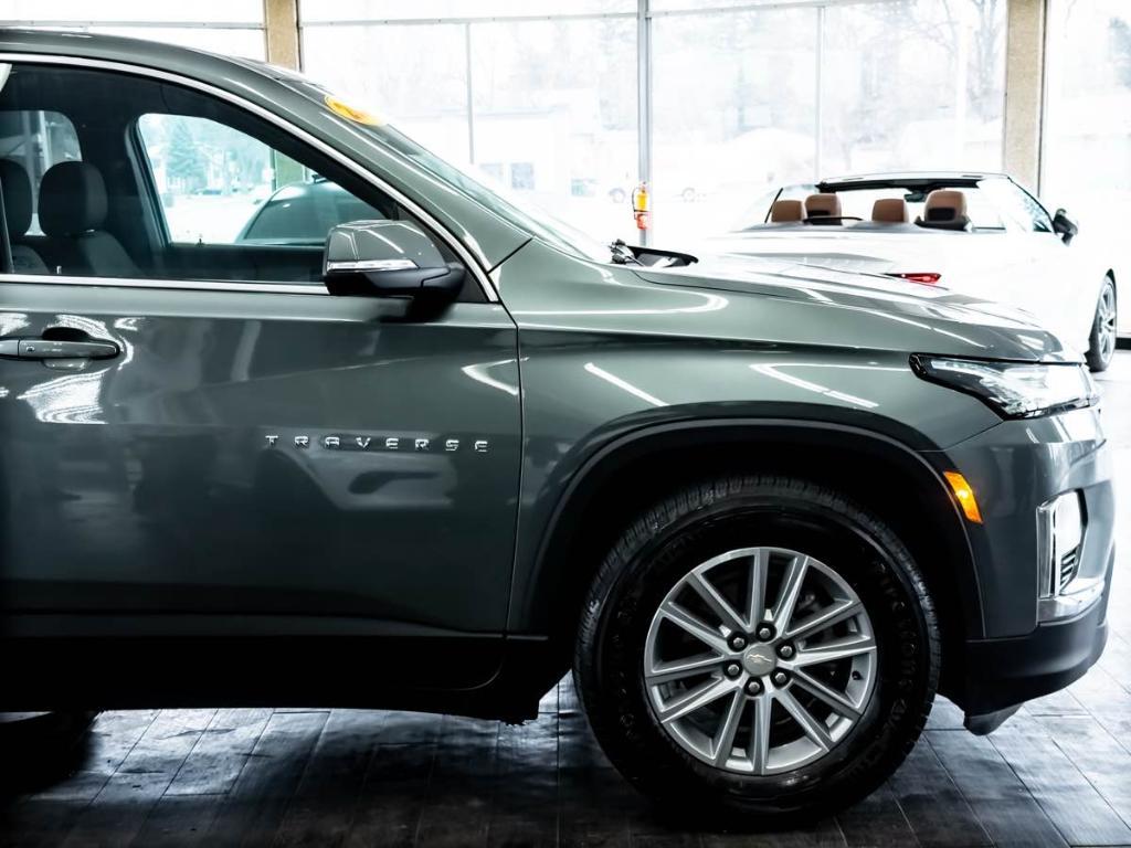 used 2023 Chevrolet Traverse car, priced at $29,495