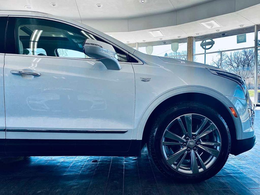 used 2024 Cadillac XT5 car, priced at $35,295