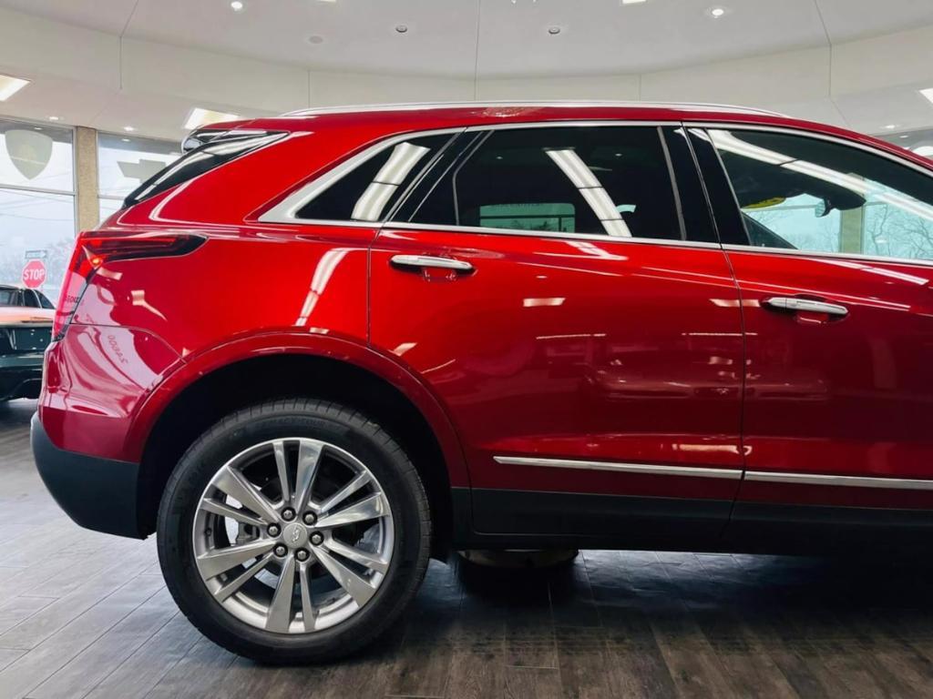 used 2024 Cadillac XT5 car, priced at $39,999