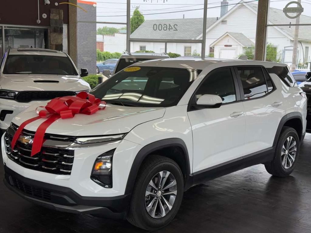 used 2025 Chevrolet Equinox car, priced at $25,495