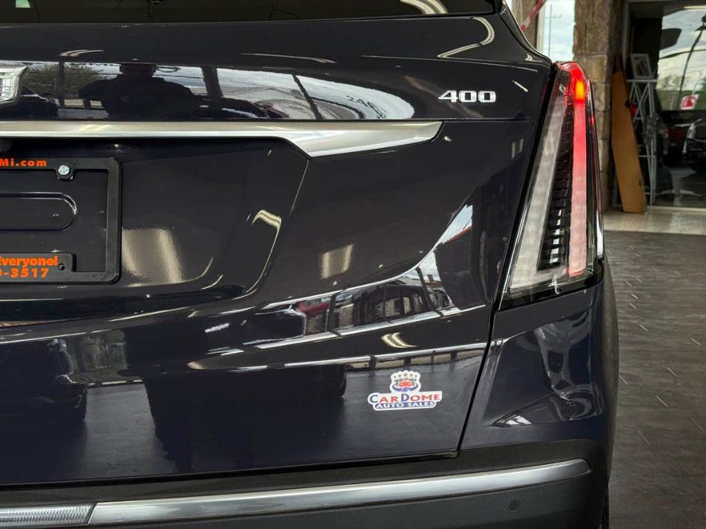 used 2024 Cadillac XT5 car, priced at $37,995