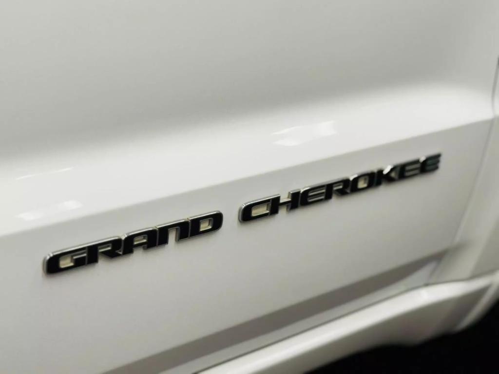 used 2020 Jeep Grand Cherokee car, priced at $21,499