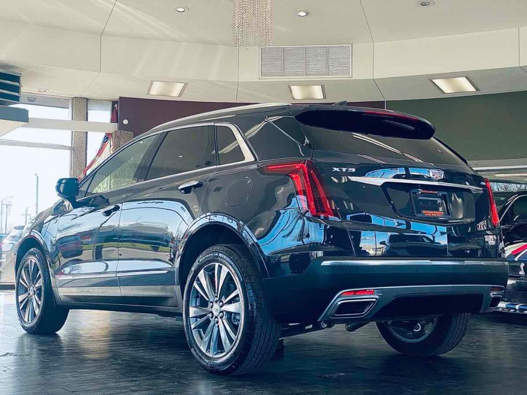 used 2025 Cadillac XT5 car, priced at $39,995