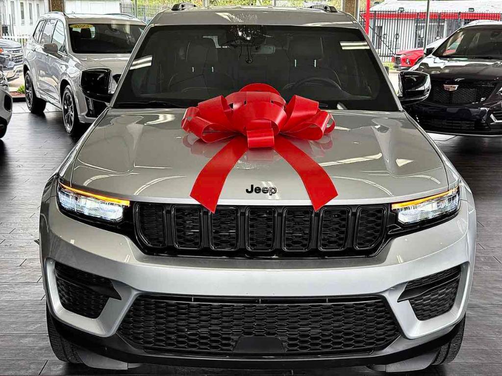 used 2023 Jeep Grand Cherokee L car, priced at $33,995