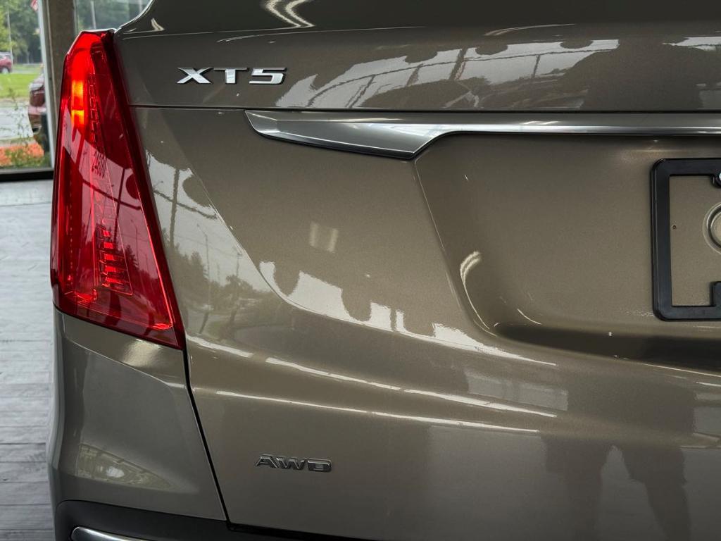used 2017 Cadillac XT5 car, priced at $19,995