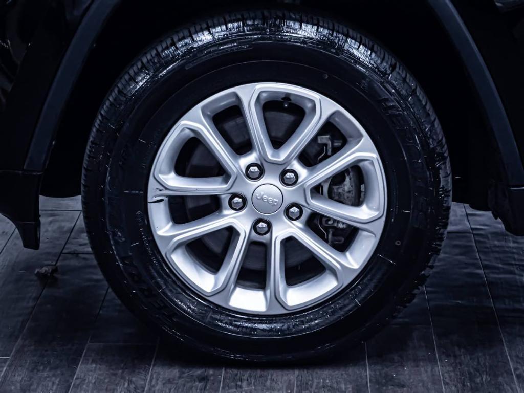 used 2021 Jeep Grand Cherokee car, priced at $19,495