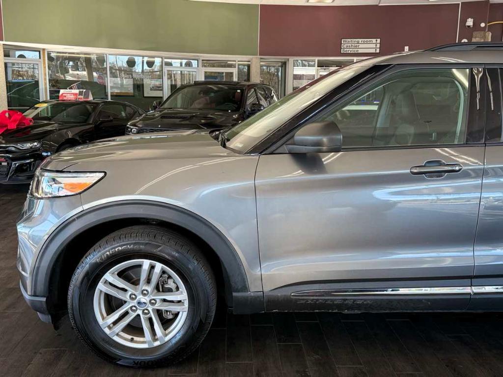 used 2024 Ford Explorer car, priced at $30,995