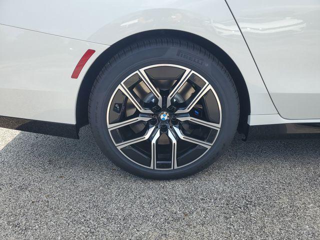 new 2025 BMW 760 car, priced at $128,450