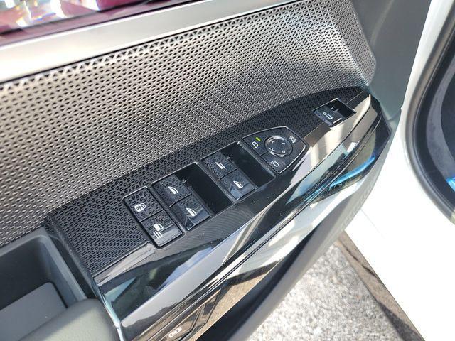 new 2025 BMW 760 car, priced at $128,450