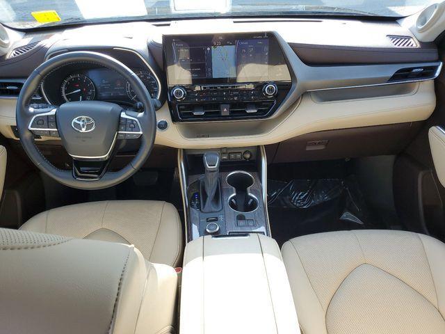 used 2020 Toyota Highlander car, priced at $41,000