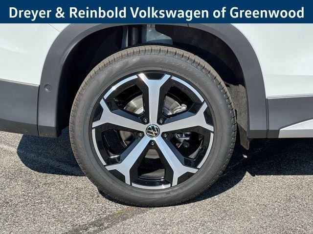 new 2025 Volkswagen Tiguan car, priced at $35,738