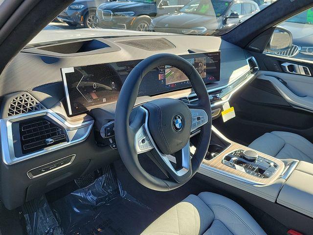 new 2025 BMW X7 car, priced at $92,675