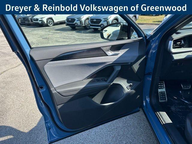 new 2025 Volkswagen Tiguan car, priced at $39,235