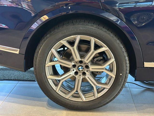 new 2026 BMW X7 car, priced at $97,765