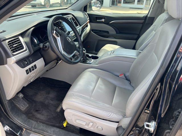 used 2015 Toyota Highlander car, priced at $18,580