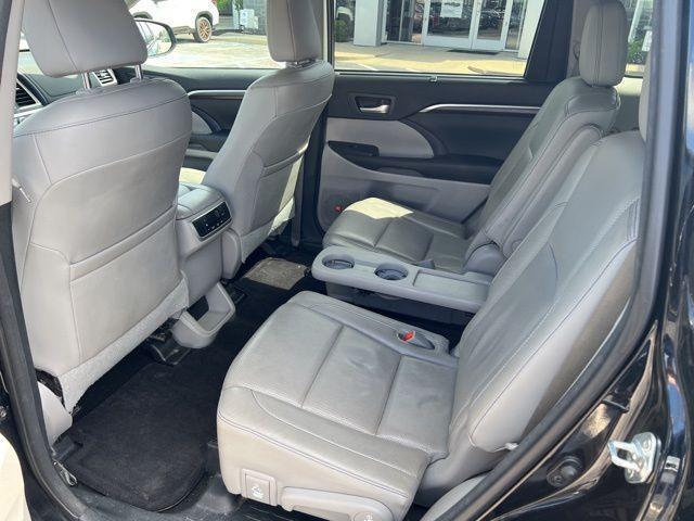 used 2015 Toyota Highlander car, priced at $18,580