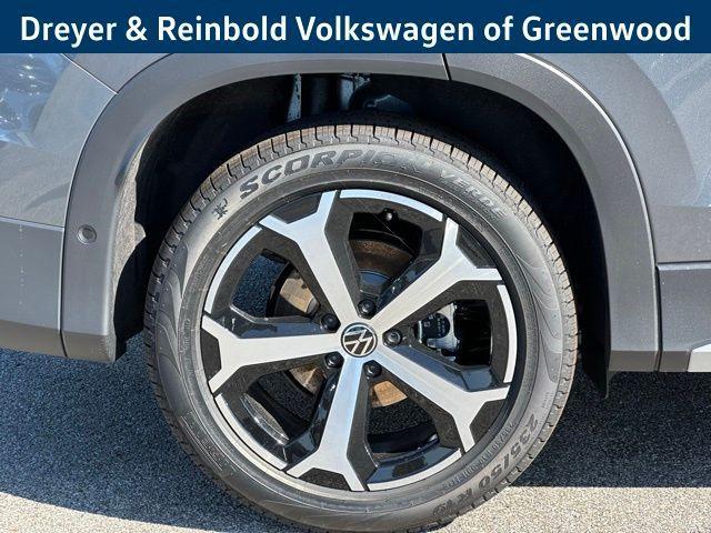 new 2025 Volkswagen Tiguan car, priced at $34,287