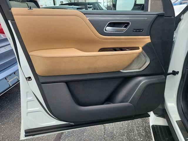 new 2025 INFINITI QX80 car, priced at $105,047