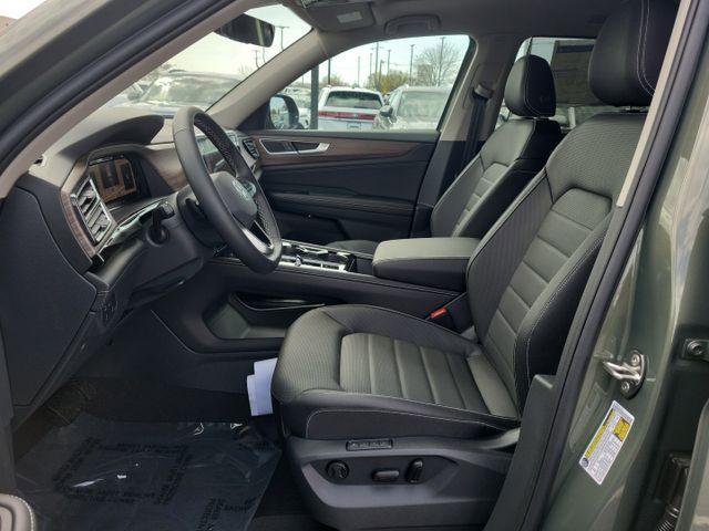 new 2025 Volkswagen Atlas car, priced at $49,997