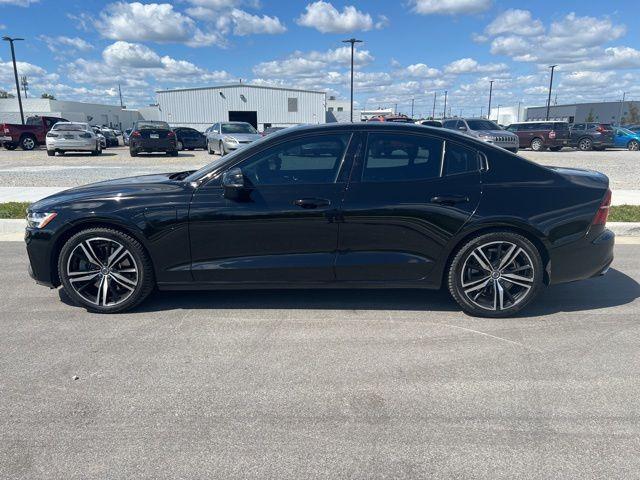used 2022 Volvo S60 Recharge Plug-In Hybrid car, priced at $30,000